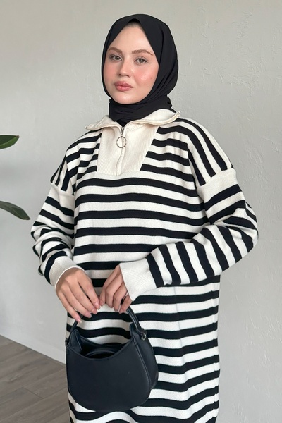 InStyle Sukienka z dzianiny w paski zapinana na suwak - kremowa