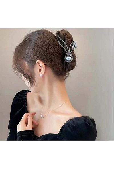 So Much Accesories مشبك مزلاج بتفاصيل لؤلؤ معدني جديد من So-Much باللون الفحمي