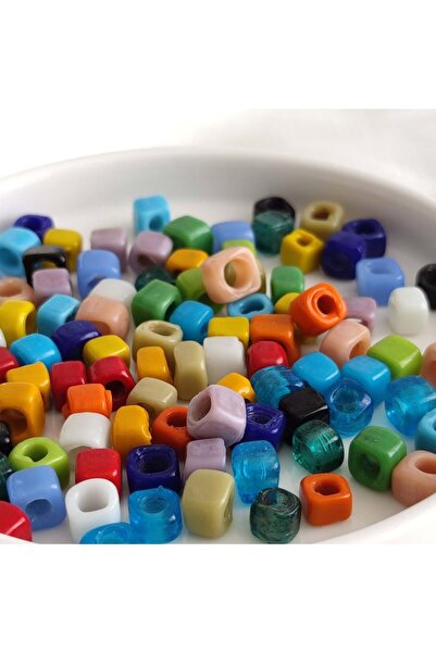 Güler Yüzlü Silver KÜÇÜK BOY KARIŞIK RENKLİ KARE CAM BONCUK 1 ADET