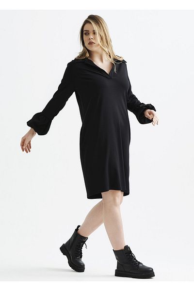 EVEN plus size Black Sleeve Balloon Detail Plus Size Dress
