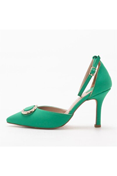 Gusse حذاء سهرة نسائي مرصع بالأحجار من ماريان