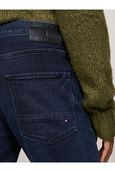 Tommy Hilfiger Men's Regular Waisted Slim Fit Straight Leg Black Jeans Mw0Mw33338-1Bl