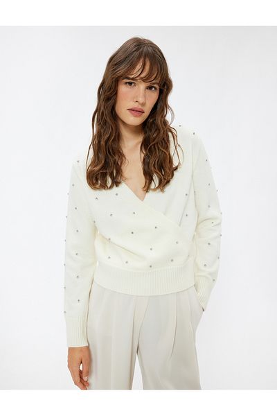 Koton Weicher, strukturierter, langärmliger Strickpullover mit Steinen und zweireihigem V-Ausschnitt