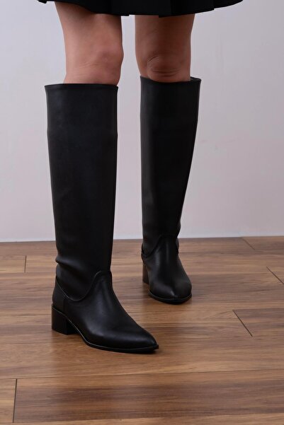 sovrana Μποτάκια με μαύρα μυτερά σχέδια