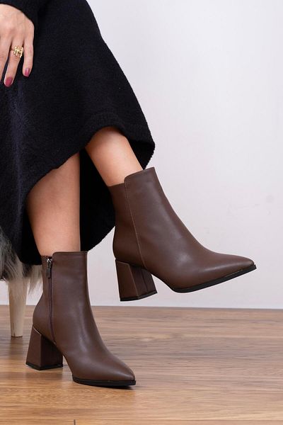 sovrana Bitter Brown Heeled Boots
