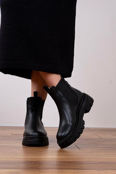 sovrana Black Boots - Rubber Detailed