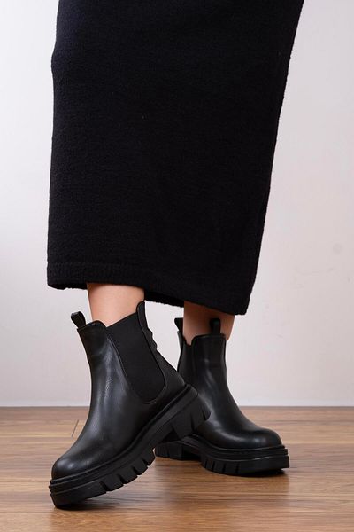 sovrana Black Boots - Rubber Detailed