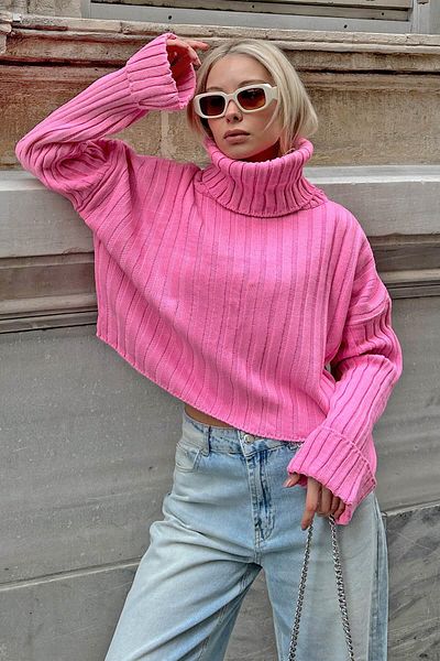 Swist Rosafarbener kurzer Strickpullover mit Rollkragen und Bündchendetail für Damen