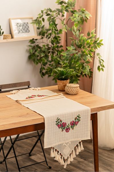 Buldan CSN Tekstil Red Cross Stitch Runner