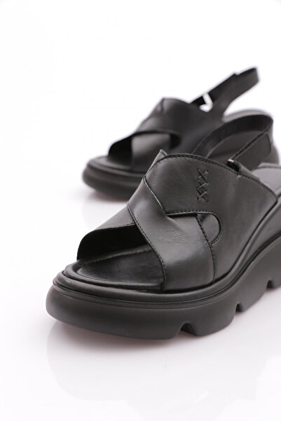 DGN 850-10765 Women's Thick Sole Sandals