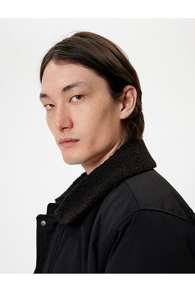 Koton Slim-Fit-Jacke mit Plüschkragen und Reißverschluss