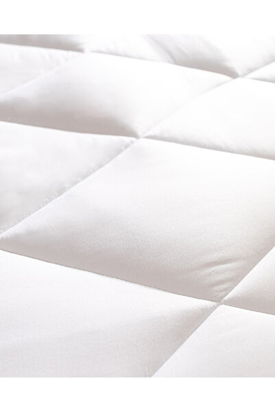 Madame Coco Leonce Micro Overlocked Double Quilt - White