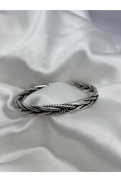 Store Adjustable Knitted Bracelet