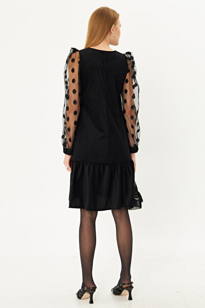 armonika Dámské černé šaty s tylovými rukávy a volánky dole ARM-20K001110