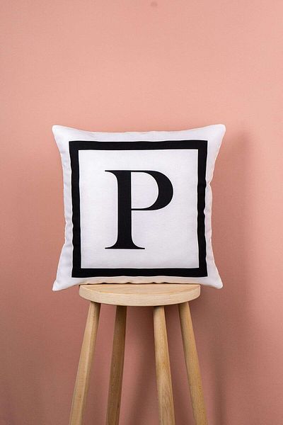 Cango Home Husă de pernă imprimată digital cu litere alb-negru Litera P