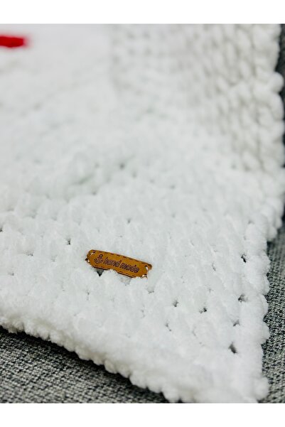 Meltem's KIRMIZI KALP MOTİFLİ BEYAZ BATTANİYE