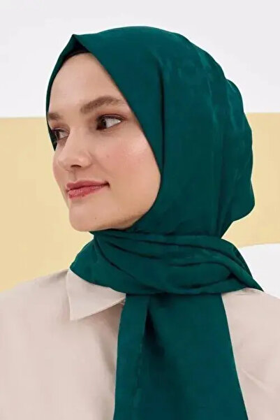 Madame Polo شال لارا جاكار حريري باللون الأخضر من بينيتون - نمط كتلة