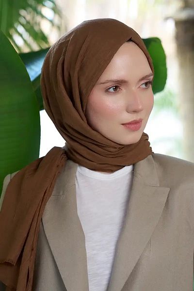 Madame Polo Бежов бамбуков шал Krash