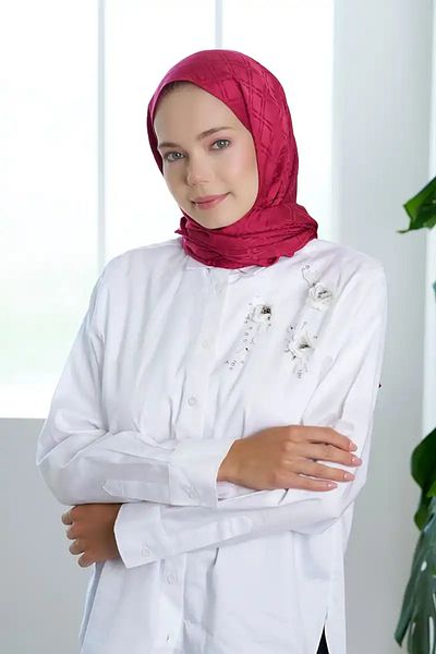 Madame Polo Colectia Raspberry Timeless Square Patterned