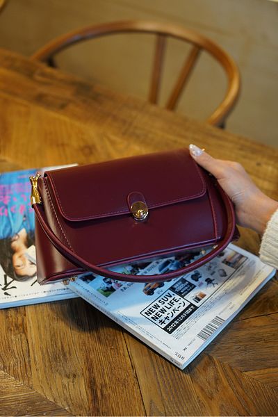 Boutiquehaki Burgundy Caryle Baguette Bag
