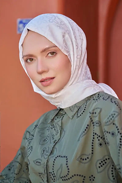 Madame Polo Timeless Clover Patterned Collection - Off-white