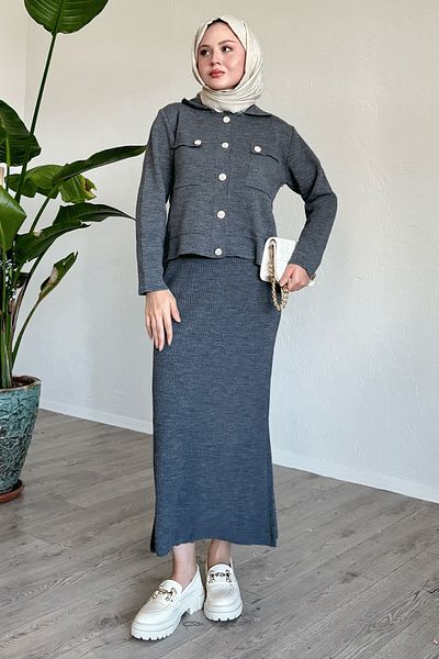 InStyle بدلة أنثراسايت مع تنورة وسترة