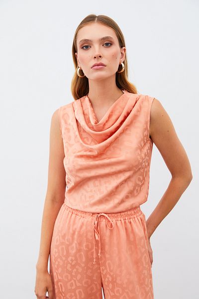 Sateen Somon Degaje Collar Tank Top