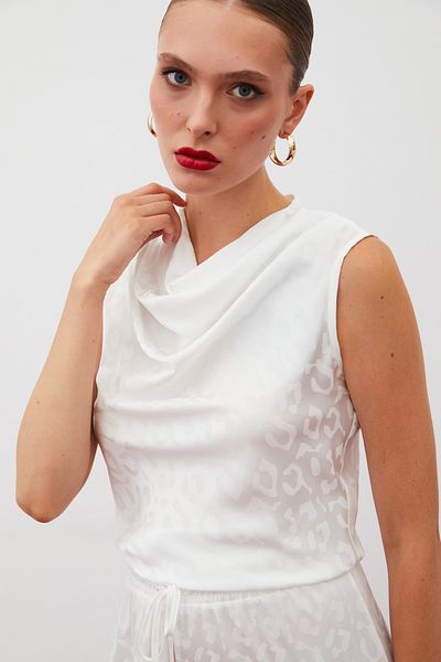 Sateen Ecru Color Degaje Collar Tank Top