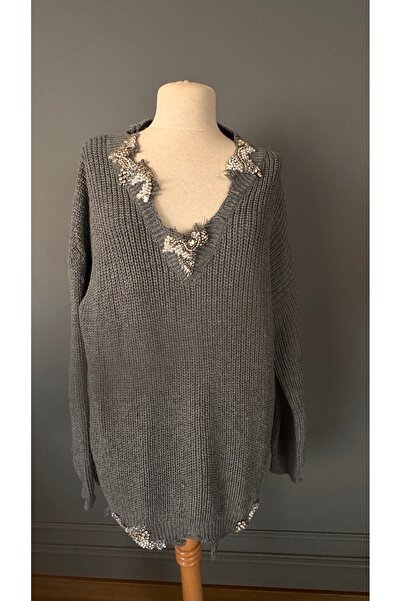 Kübra Tekin Boncuk İşlemeli Özel Tasarım Kazak