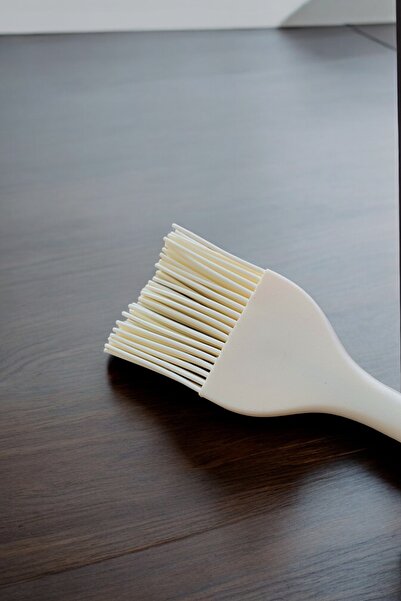 Dore Voir Silikon Yumurta ve Yağlama Fırçası Büyük Boy- 27 CM Krem Renkli Özel Seri