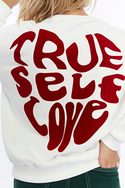 Gidia Velvet True Self Love Patterned Ecru Soft Textured Regular Fit Crew Neck Women's Sweatshirt