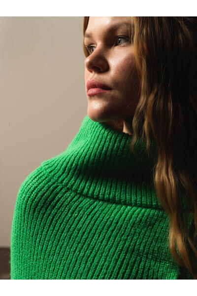 Xint Kadın Yeşil Regular Fit Triko Yün Pelerin