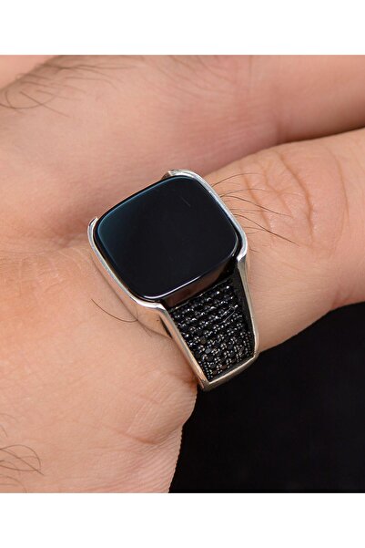 Prestige Oniks Taşlı Zirkon Taş Süslemeli 925 Ayar Gümüş Erkek Yüzüğü 800513