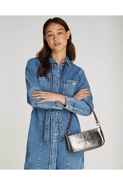 Calvin Klein Farmer faragott válltáska