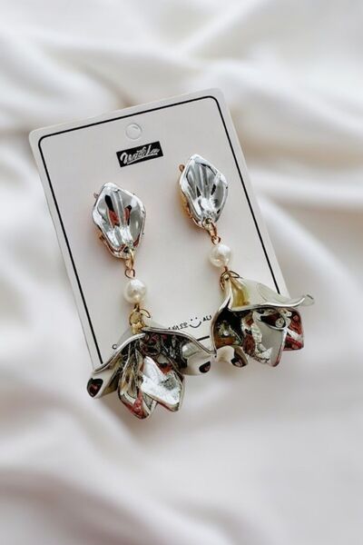 PETEK AKSESUAR Metalize Parlak Yapraklı Küpe 6 Cm.