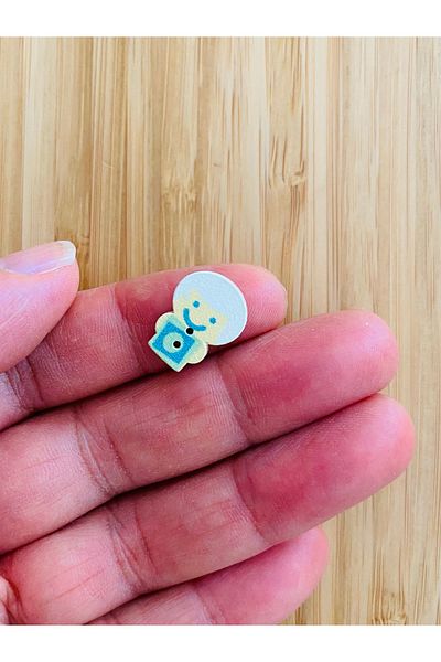 Kartopu White Painted Patterned Shaped Wooden Button 17 mm X 13 Mm. Pack of 6. The Big Head.