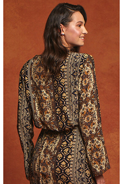 Pilea Bolour Padded Wrap Blouse