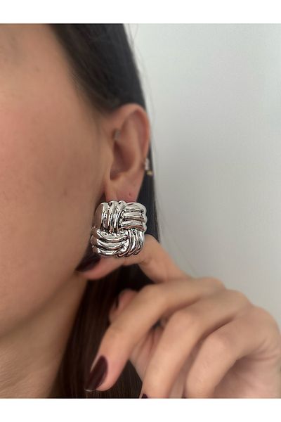 MioArt Gold Squa Earrings with Hailey Trend