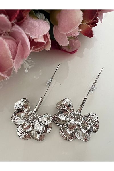 tones official Modern-Vintage Long Silver Color Flower Earrings