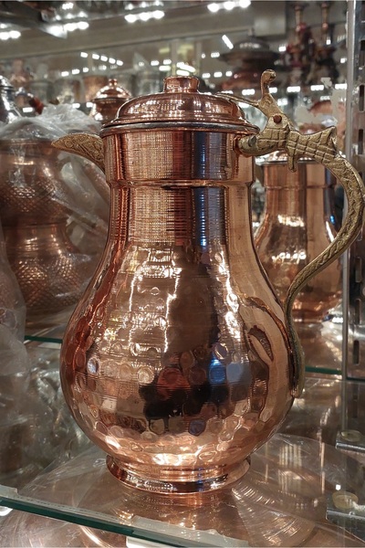 Bakır Center Bakır Sürahi Dövme Bakır Sürahi El Yapımı Bakır Kapaklı Sürahi 1 litrelik Bakır Su Şişesi