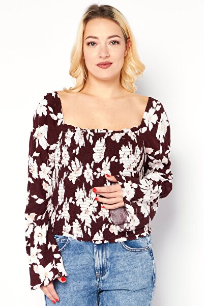 Sage The Label بلوزة نسائية مطبوعة بالكامل بأكمام طويلة ورقبة مربعة، لون عنابي