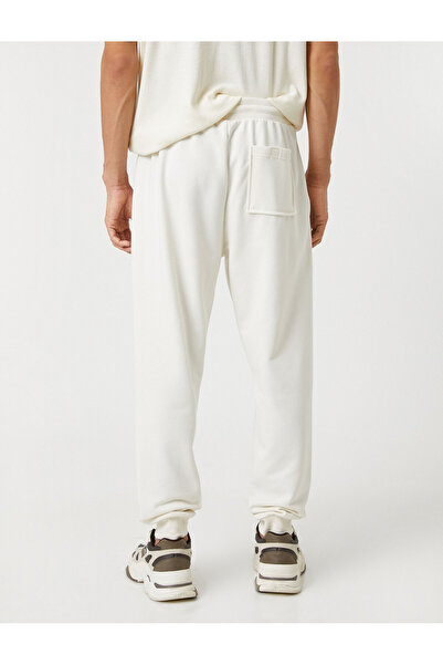 Koton Παντελόνι Jogger με στάμπα κρανίου - με κορδόνι στη μέση και τσέπες