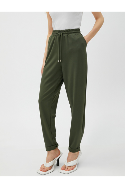 Koton Jogger kényelmes nadrág zsebekkel és megkötött derékkal