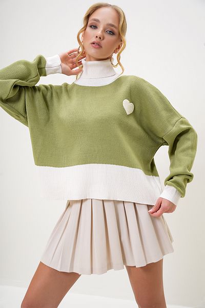Trend Alaçatı Stili Pulover de tricotaj cu gât verde Çağla - Bloc de culoare, inimă, crop iarnă ALC-X13231