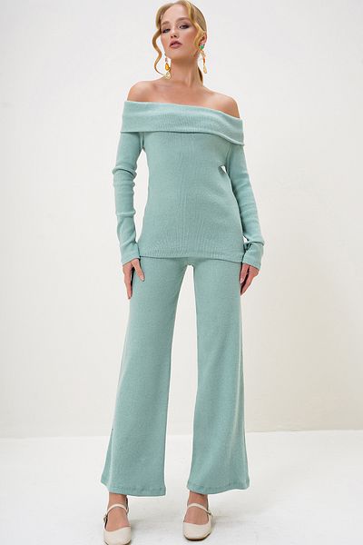 Trend Alaçatı Stili Women &Apos; S Green Camisole Suit - Madonna Collar Blouse and Pants Alc-X13060