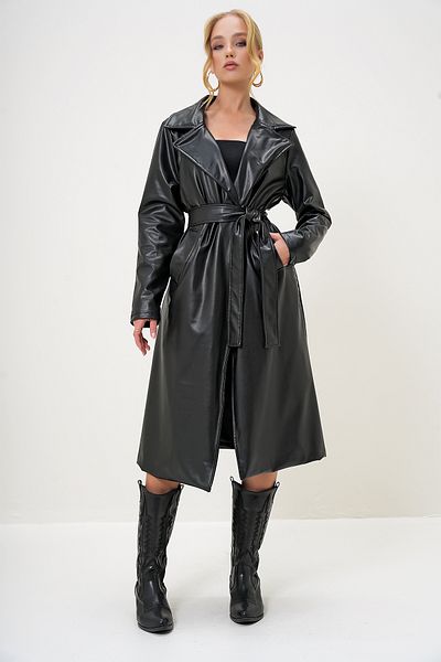 Trend Alaçatı Stili Schwarzer, innen gefütterter Trenchcoat aus Kunstleder mit Taillengürtel für Damen ALC-X13235