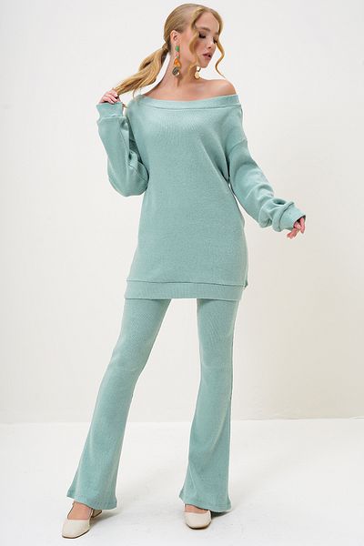 Trend Alaçatı Stili Çağla Green Oversize Blouse and Spanish Leg Pants Set - Boat Neck, Alc-X13059