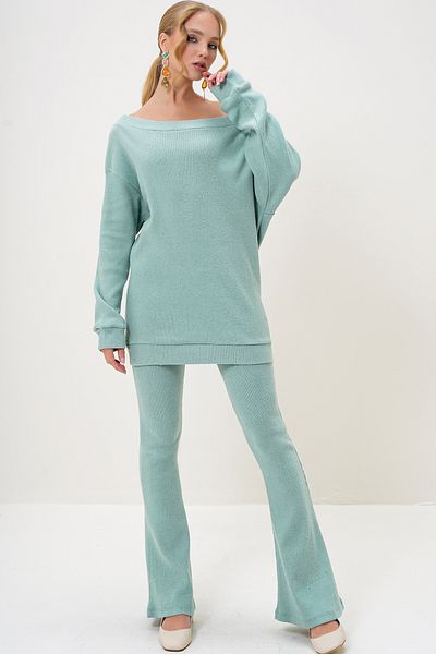 Trend Alaçatı Stili Çağla Green Oversize Blouse and Spanish Leg Pants Set - Boat Neck, Alc-X13059