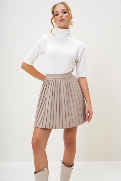 Trend Alaçatı Stili Béžová minisukně z umělé kůže – plisovaná, dámská, Alc-X12769