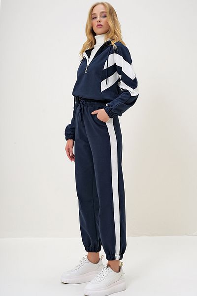 Trend Alaçatı Stili Navy Blue Hooded Sweatshirt and Elastic Sweatpants Set - Alc-X13092